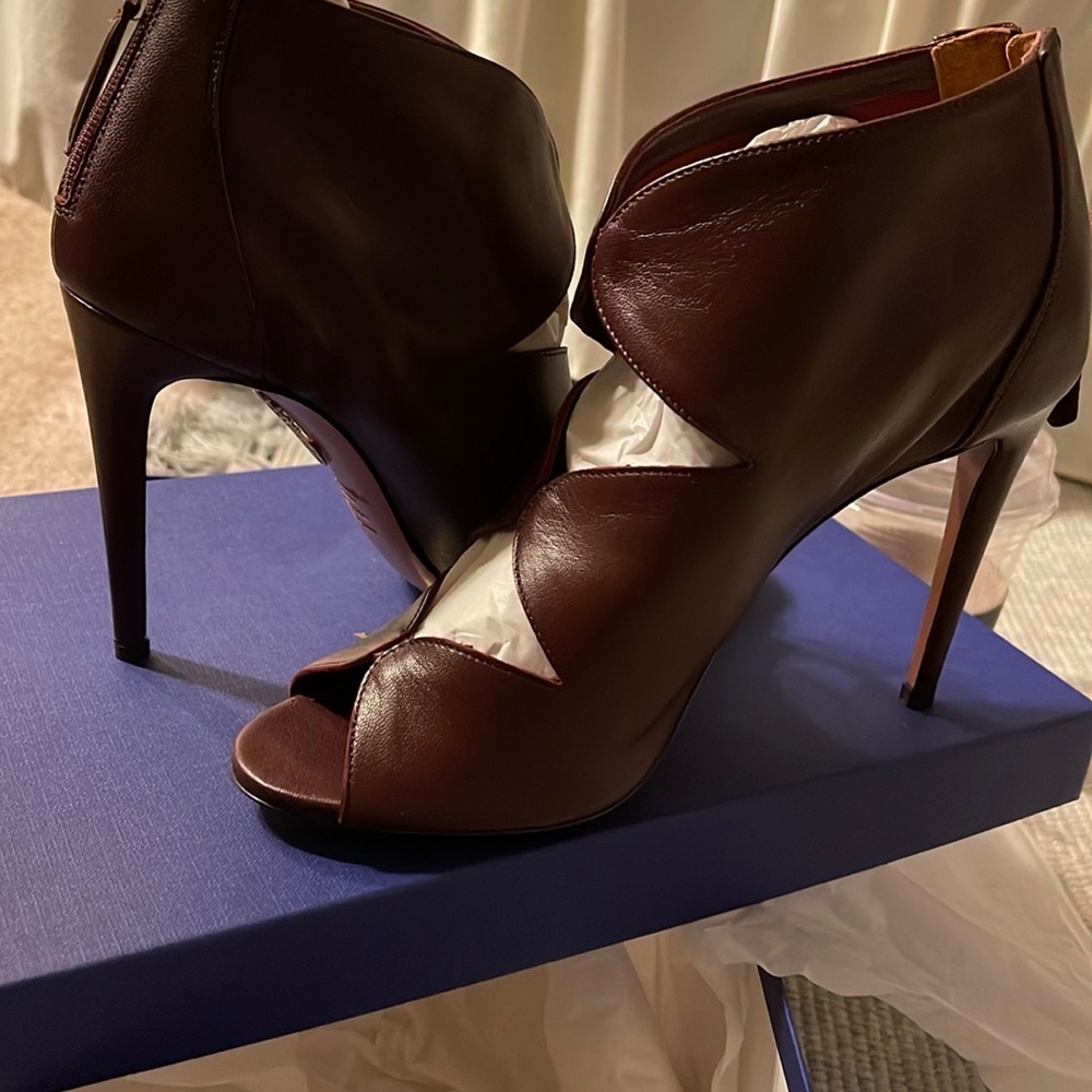 Aquazzura leather heeled bootie.  Wine color. Size 38 Italy - 8 US. Brand new.